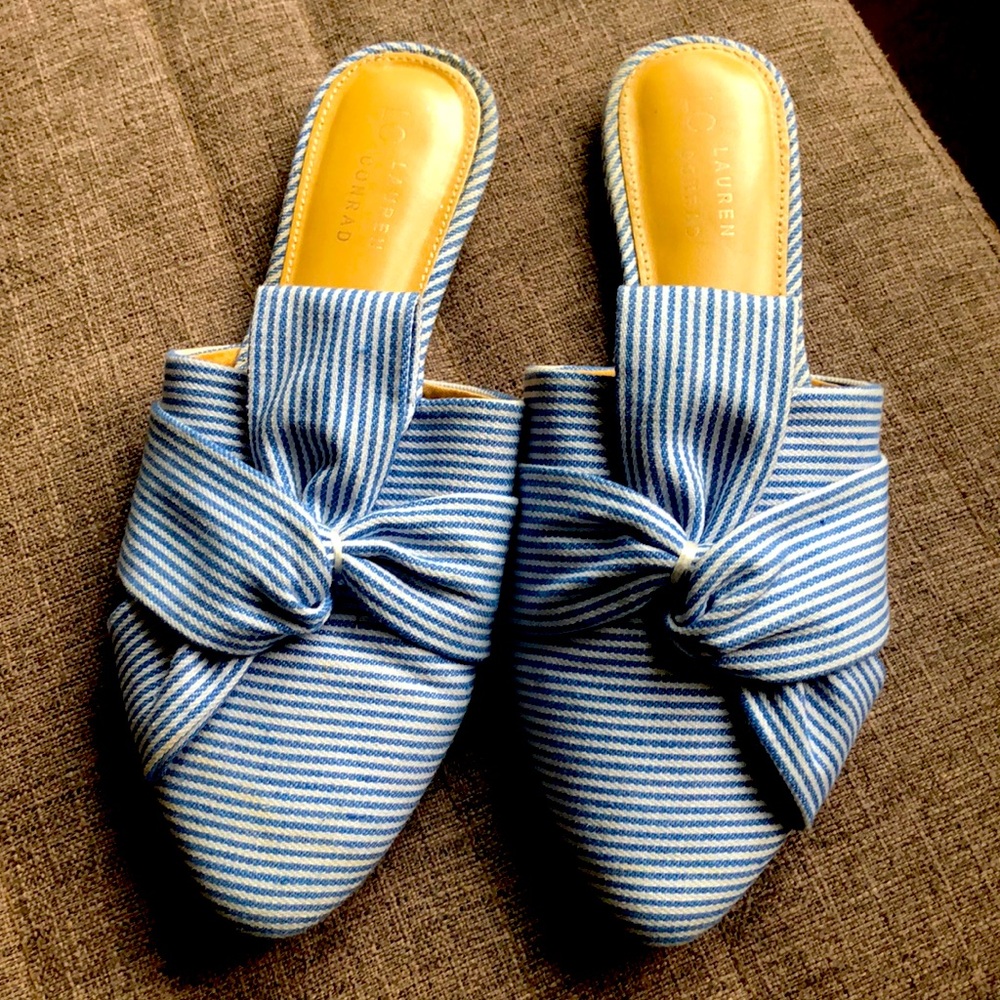 Cute fun summer slides. Size 10.